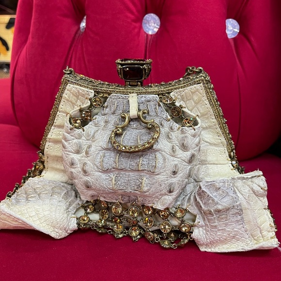 Rare Clara Kasavina Beige & Crystals Crocodile Katrina handbag with chain - Picture 5 of 14